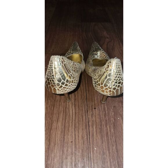 Metallic Gold Pumps  - Picture 4 of 6